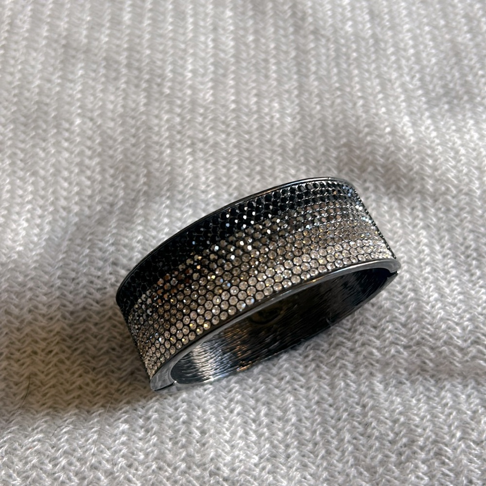 NWOT Lia Sophia Paris Lights Ombré Pave Rhinestone Bangle Bracelet